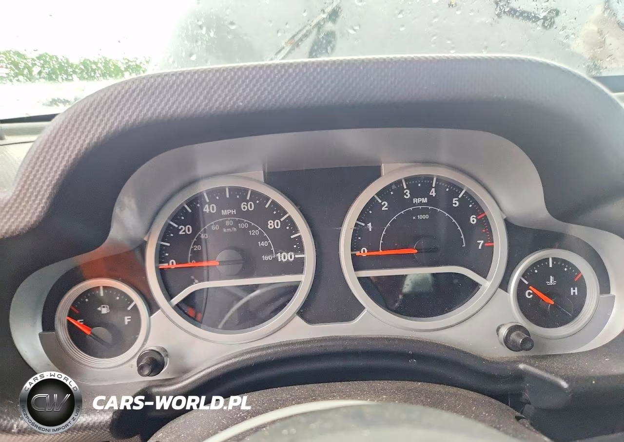 2009 Jeep Wrangler Unlimited Sahara VIN:1J4GA59129L751093 - 9