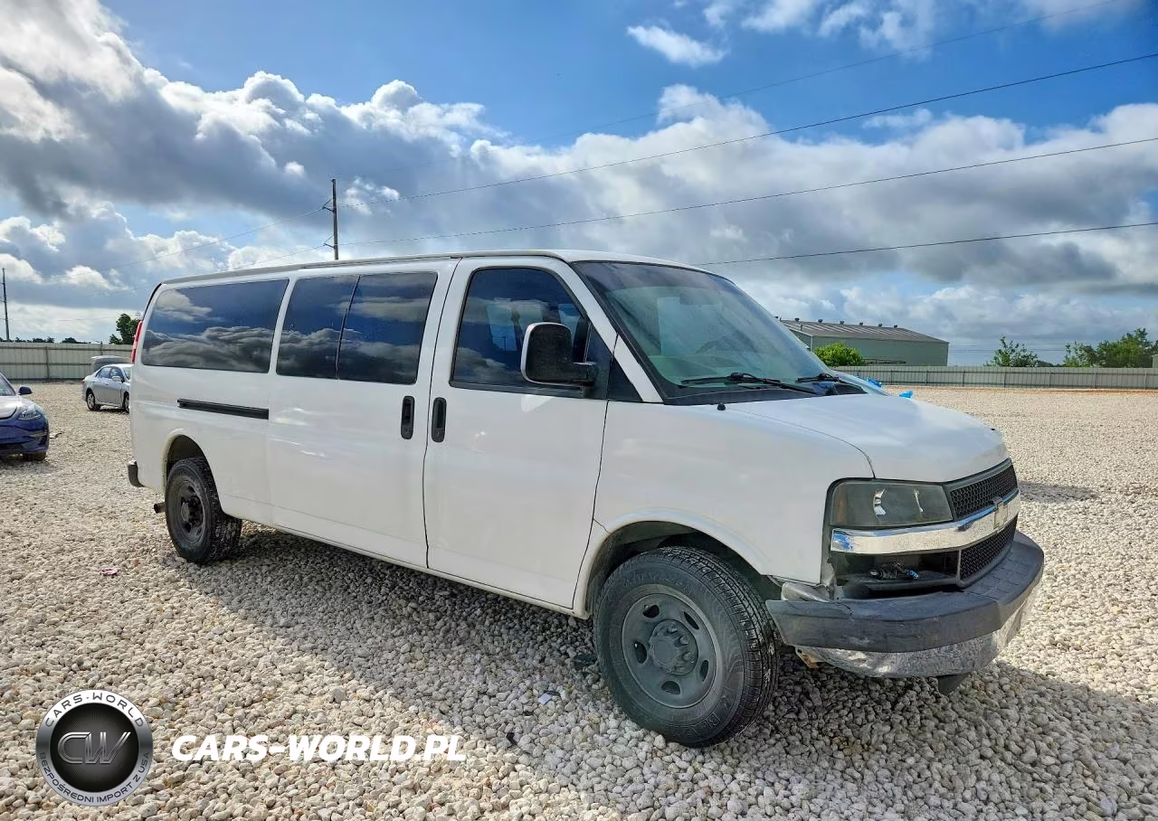 2008 Chevrolet Express G3500 VIN:1GAHG39K981220899 - 4
