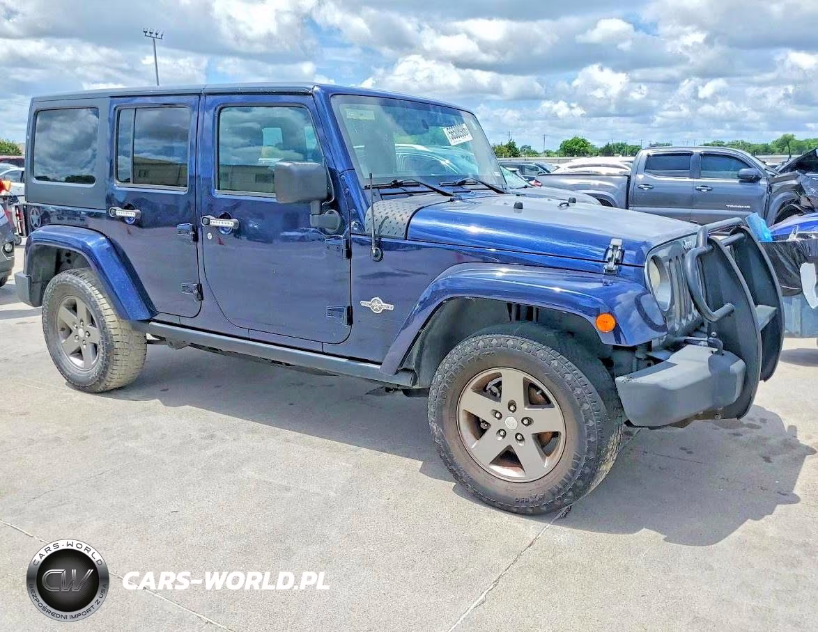 2013 Jeep Wrangler Unlimited Sport VIN:1C4BJWDG2DL580534 - 4