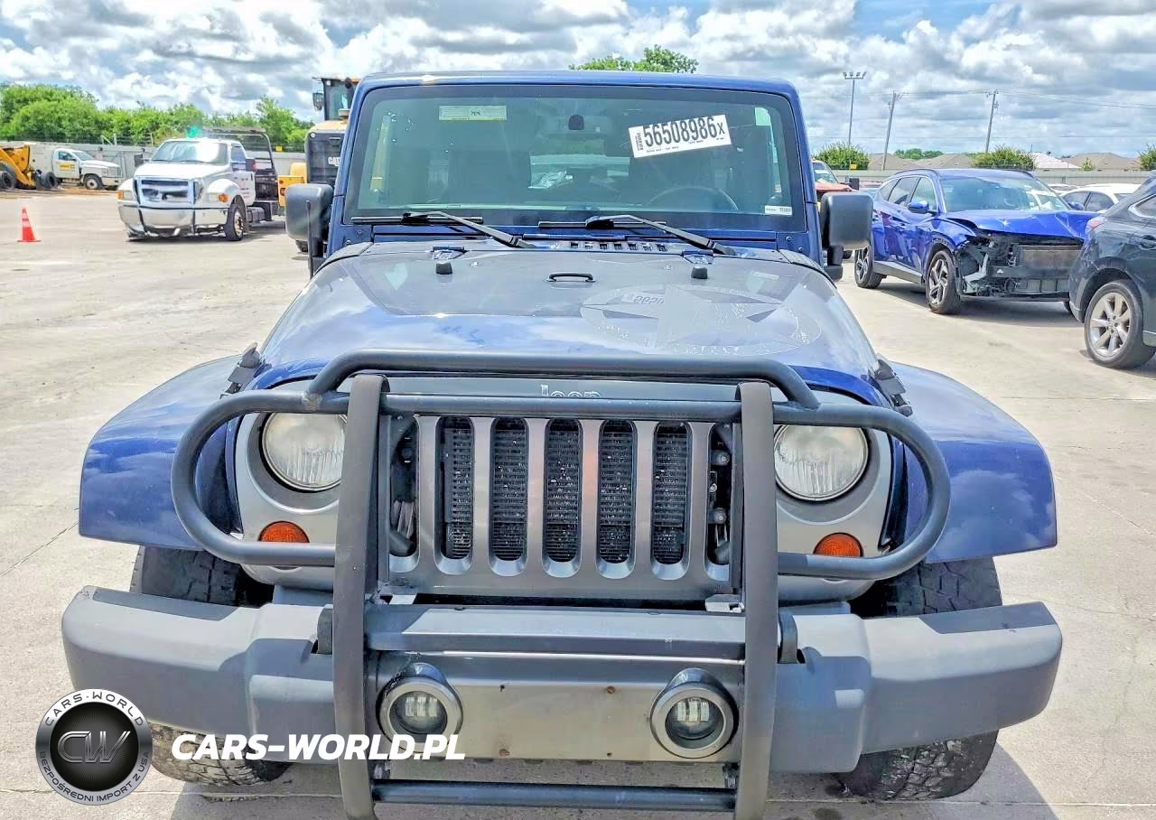 2013 Jeep Wrangler Unlimited Sport VIN:1C4BJWDG2DL580534 - 5