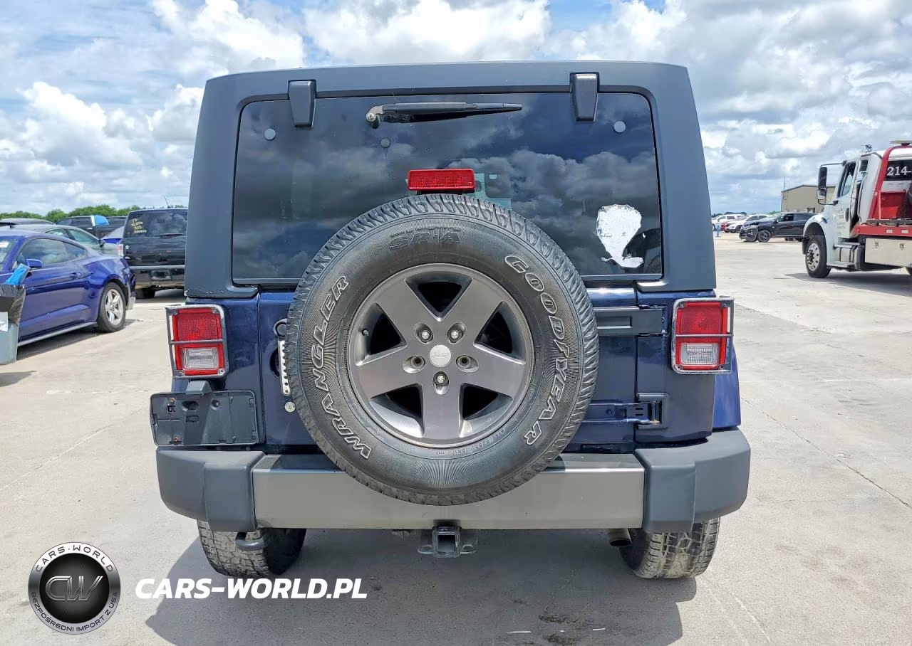 2013 Jeep Wrangler Unlimited Sport VIN:1C4BJWDG2DL580534 - 6