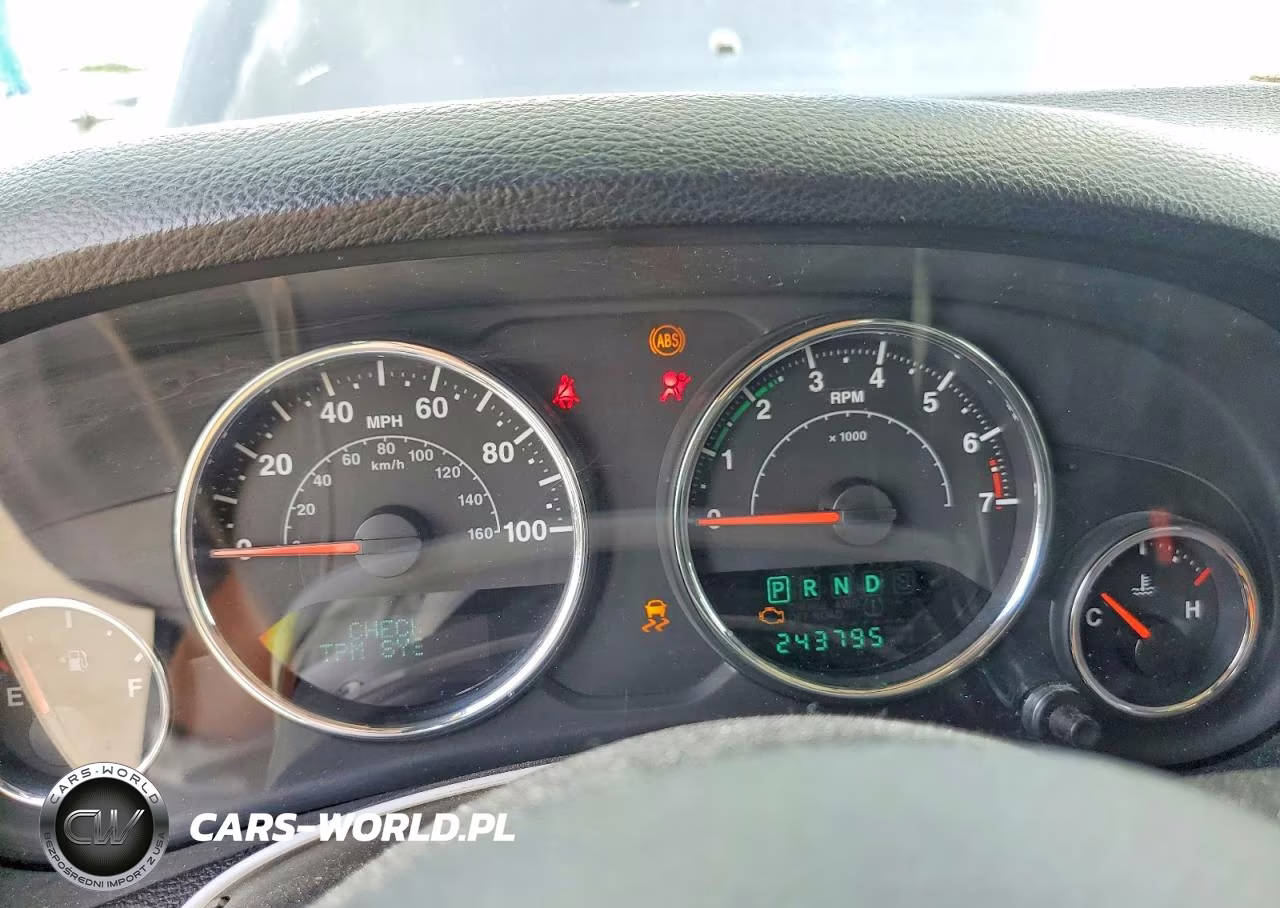 2013 Jeep Wrangler Unlimited Sport VIN:1C4BJWDG2DL580534 - 9