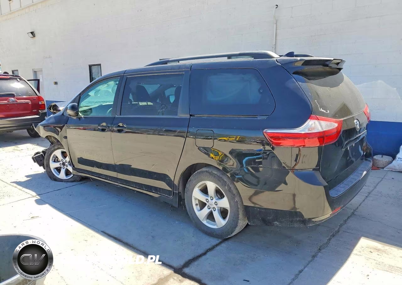 2018 Toyota Sienna Le VIN:5TDKZ3DC2JS917797 - 2