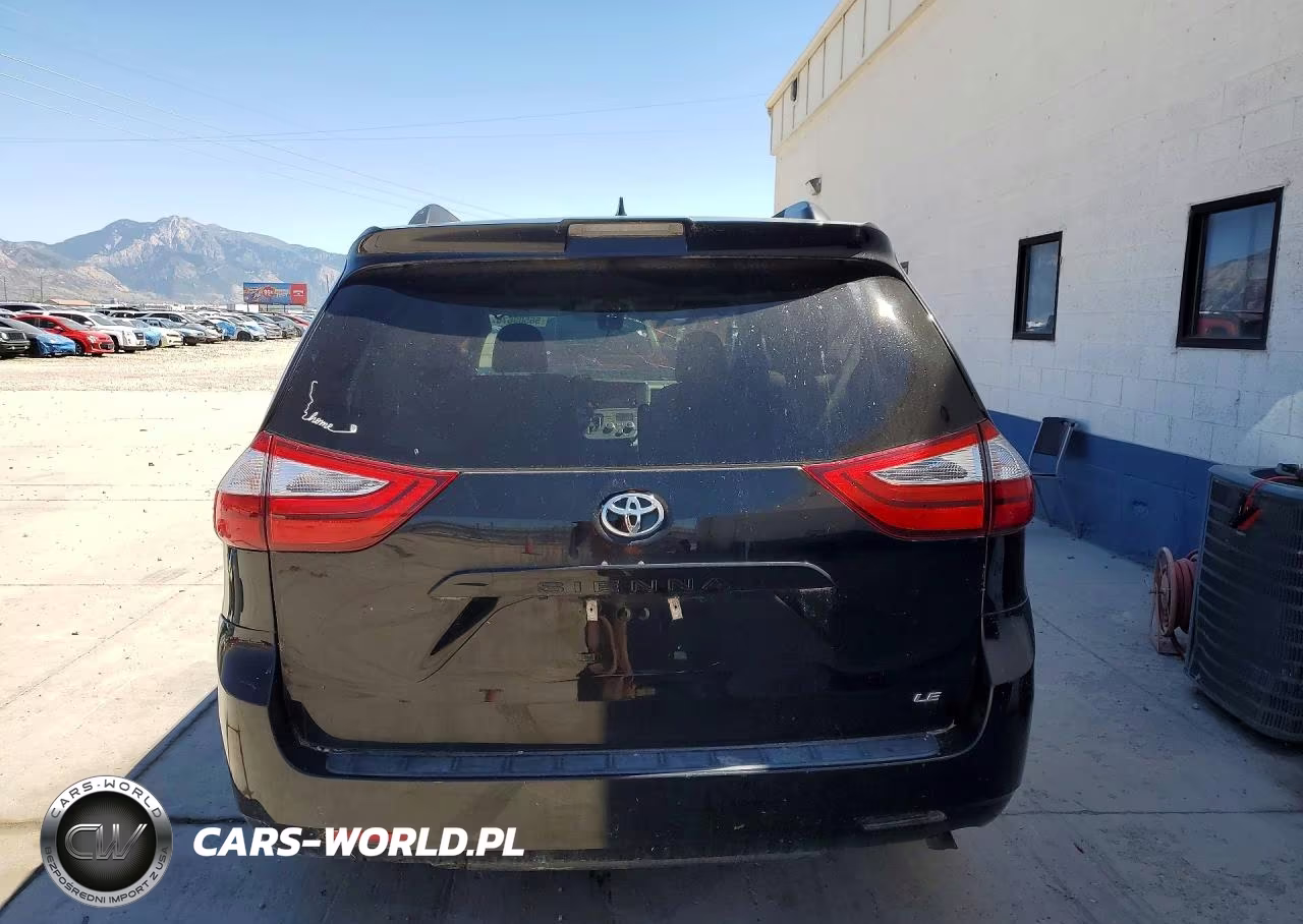 2018 Toyota Sienna Le VIN:5TDKZ3DC2JS917797 - 6