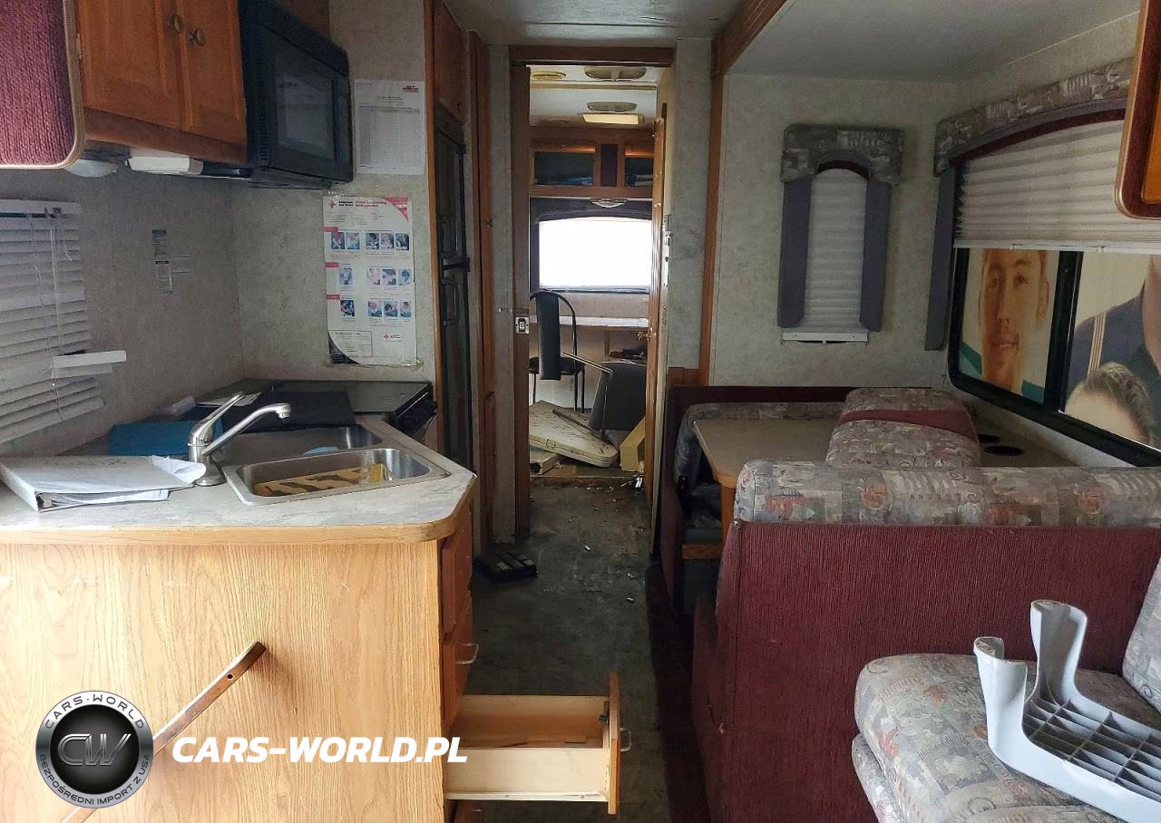 2005 Ford E450 Recreational Vehicle VIN:1FDXE45S95HA14422 - 10