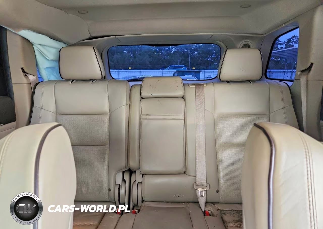 2019 Jeep Grand Cherokee Overland VIN:1C4RJECG0KC698928 - 10