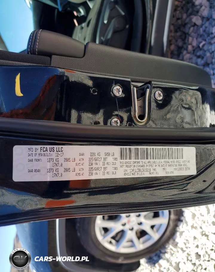 2018 Jeep Cherokee Latitude VIN:1C4PJLCB8JD615318 - 12