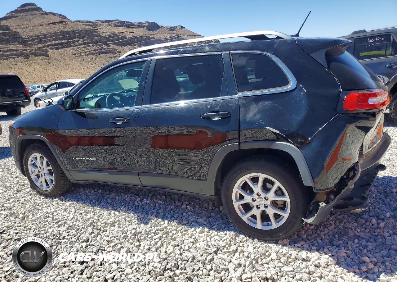 2018 Jeep Cherokee Latitude VIN:1C4PJLCB8JD615318 - 2