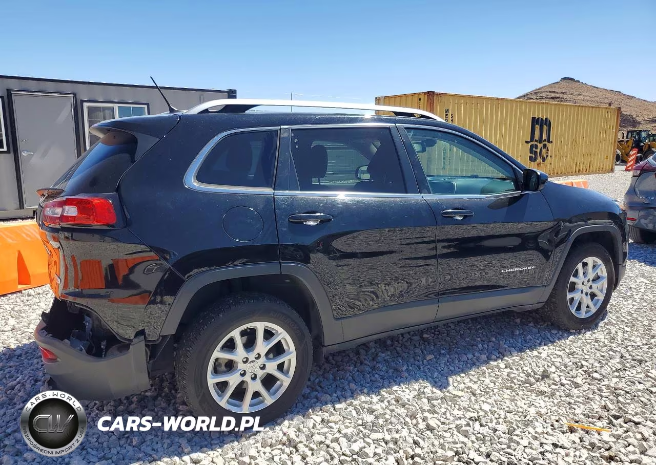 2018 Jeep Cherokee Latitude VIN:1C4PJLCB8JD615318 - 3