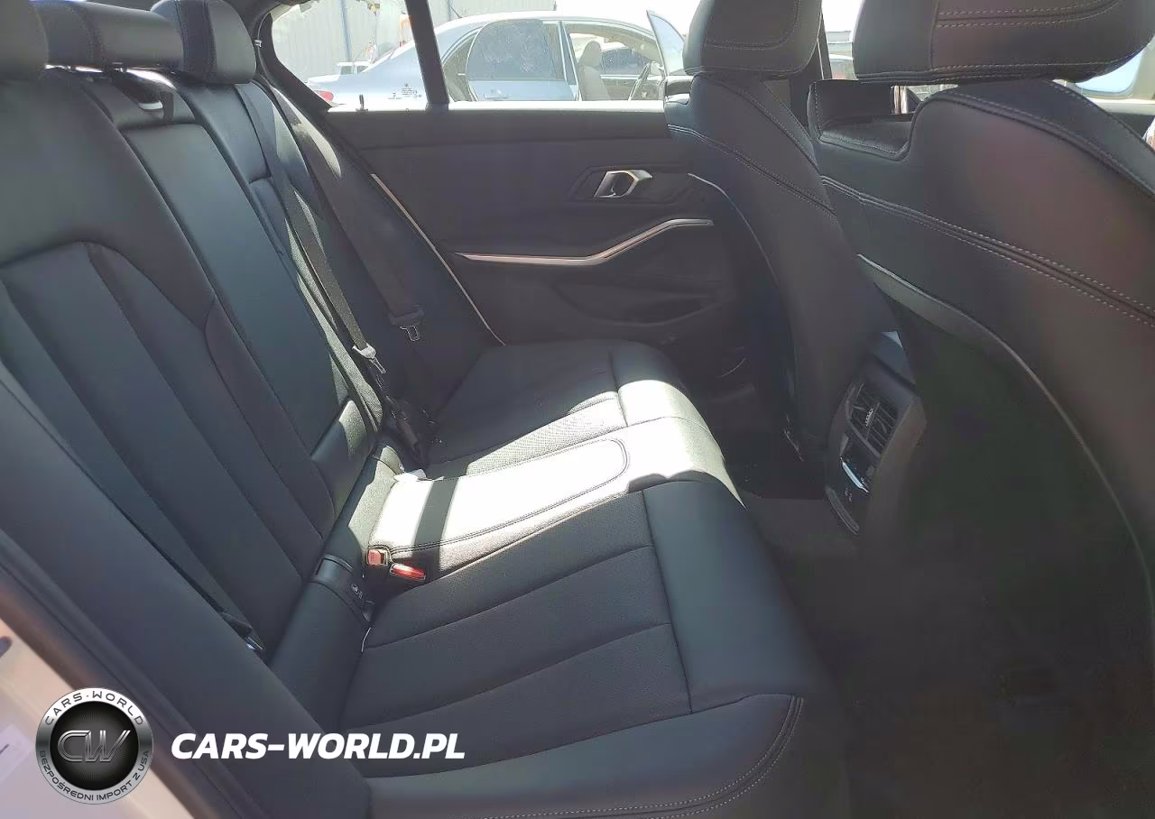 2024 BMW 330I VIN:3MW69FF00R8E55621 - 10
