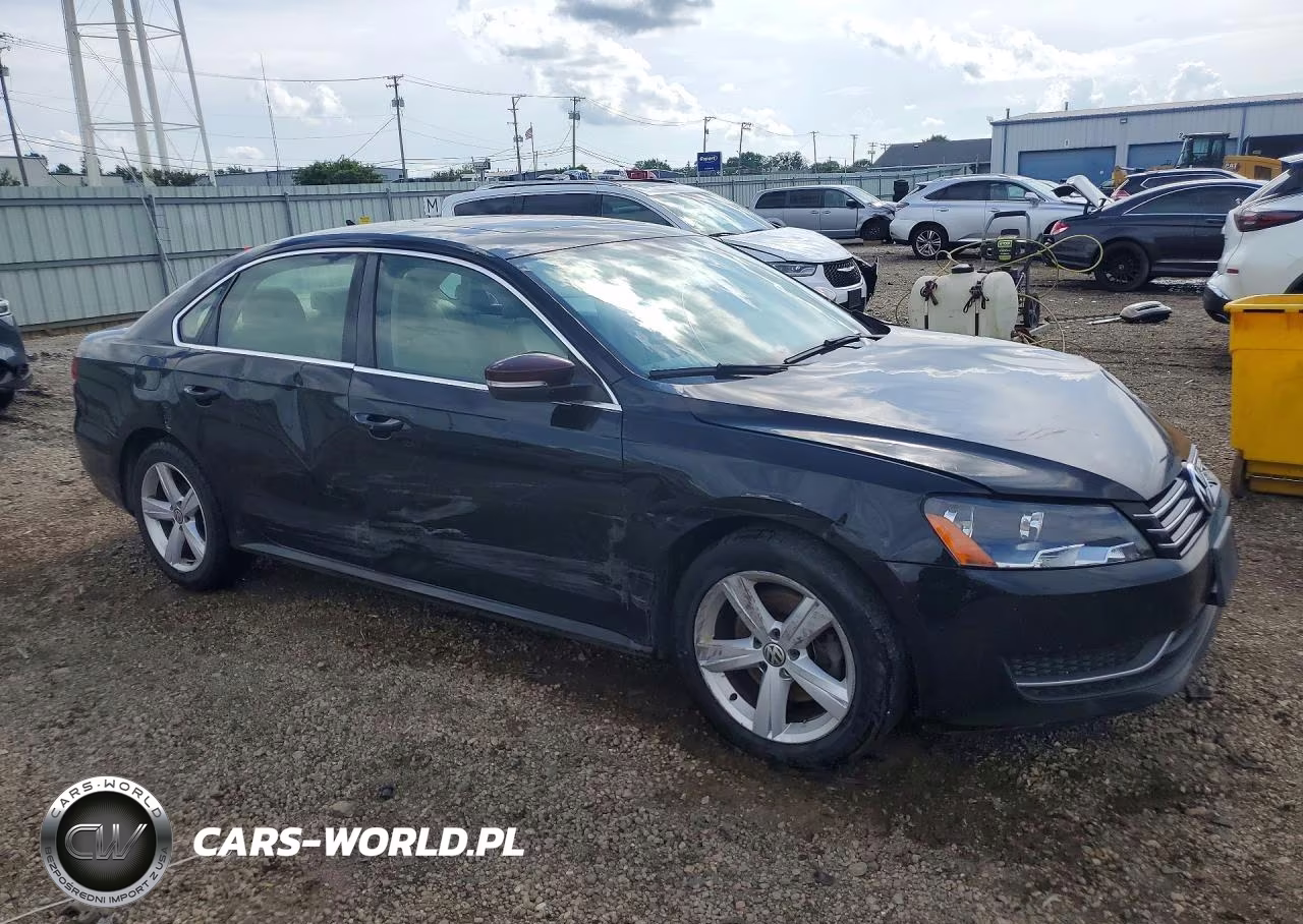 2013 Volkswagen Passat Se VIN:1VWBP7A37DC046920 - 4