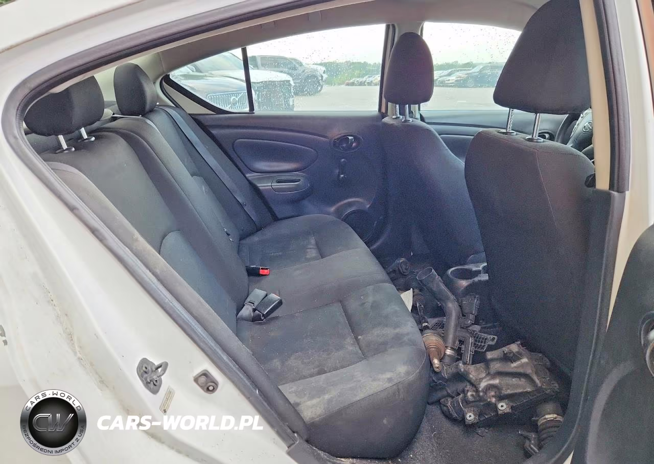 2018 Nissan Versa S Plus VIN:3N1CN7AP6JL828998 - 10