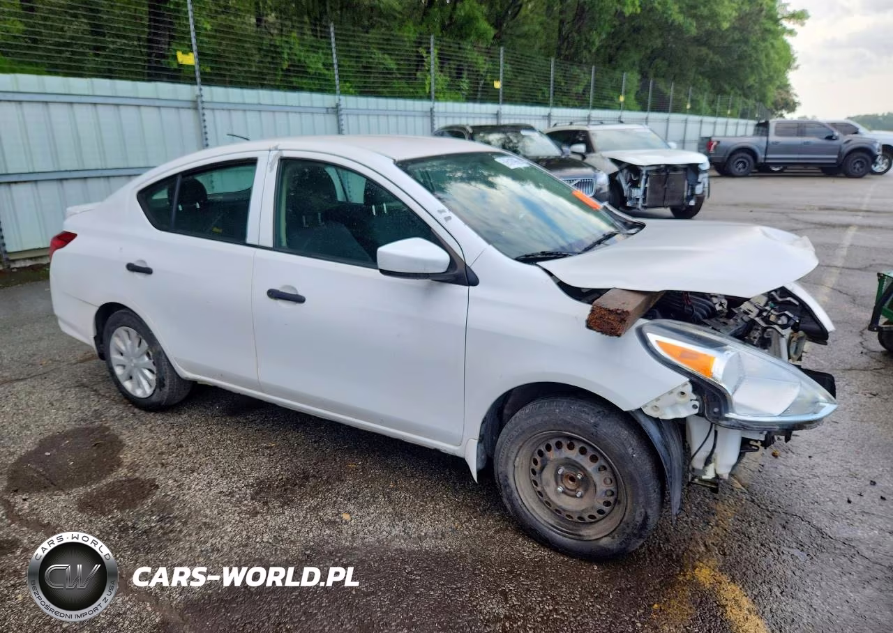2018 Nissan Versa S Plus VIN:3N1CN7AP6JL828998 - 4
