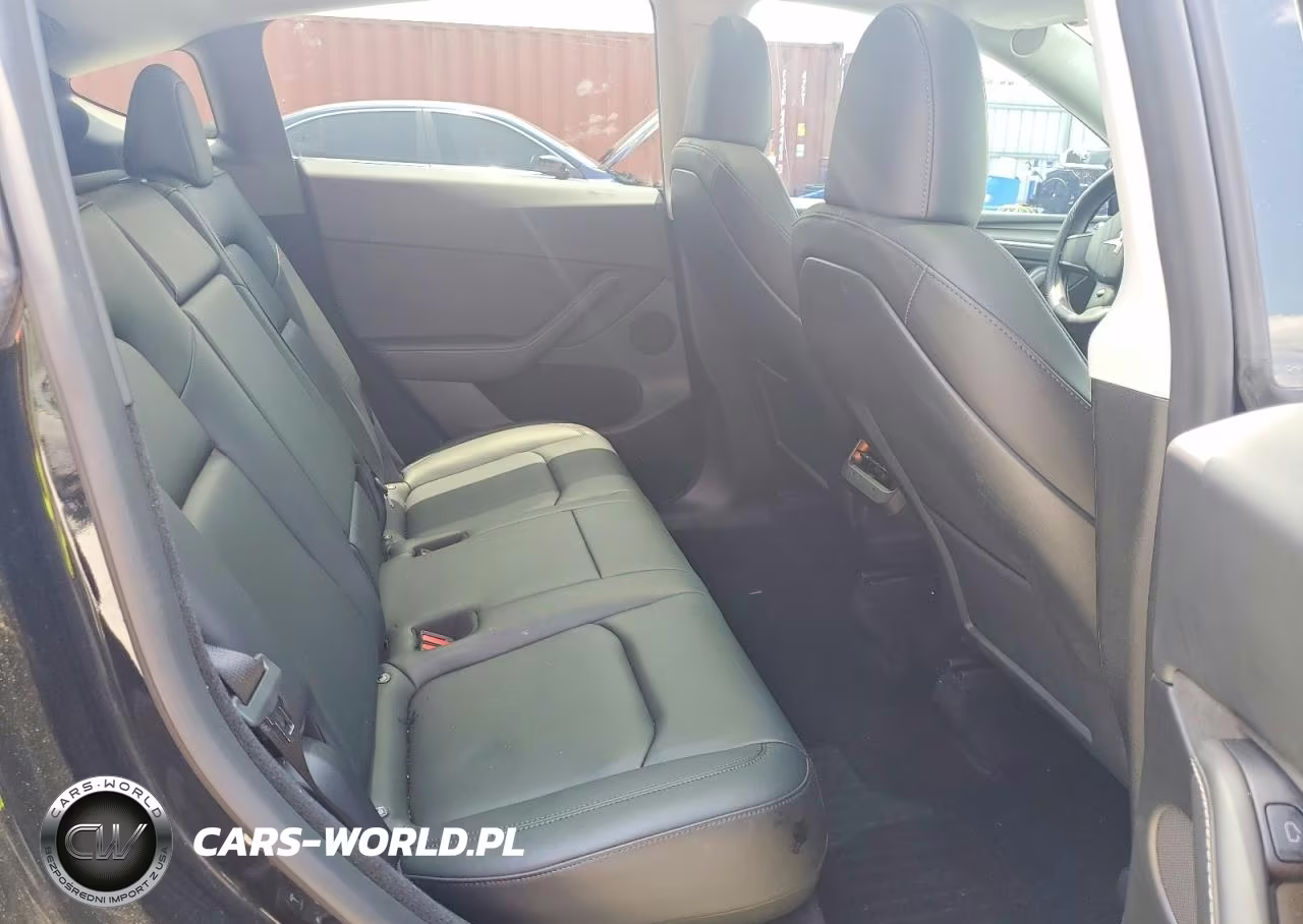 2023 Tesla Model Y VIN:7SAYGDEF2PF764305 - 10