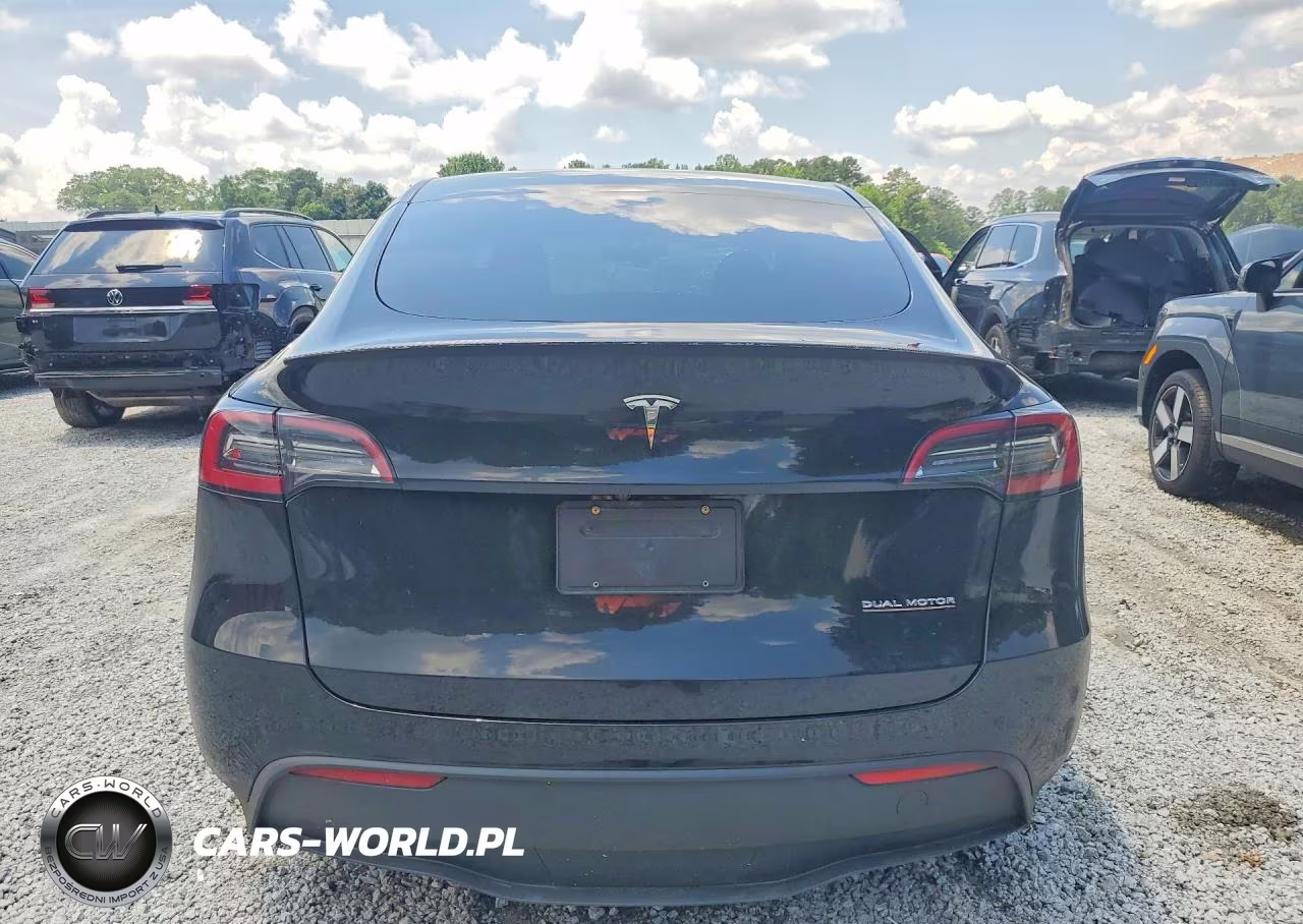 2023 Tesla Model Y VIN:7SAYGDEF2PF764305 - 6