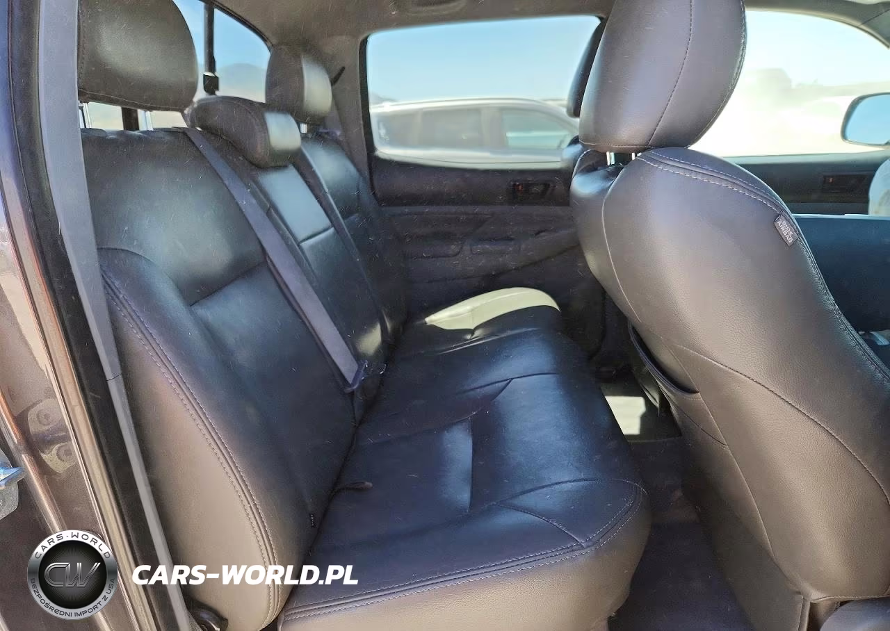 2011 Toyota Tacoma Double Cab VIN:3TMLU4EN7BM076232 - 10