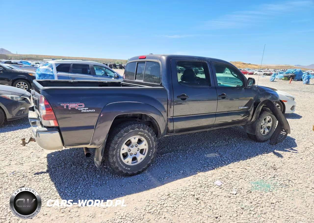 2011 Toyota Tacoma Double Cab VIN:3TMLU4EN7BM076232 - 3