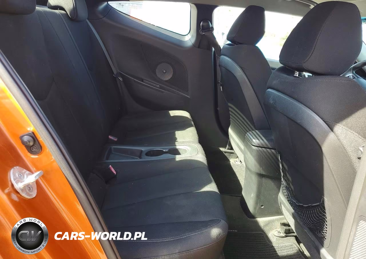 2013 Hyundai Veloster Base VIN:KMHTC6AD5DU103210 - 11
