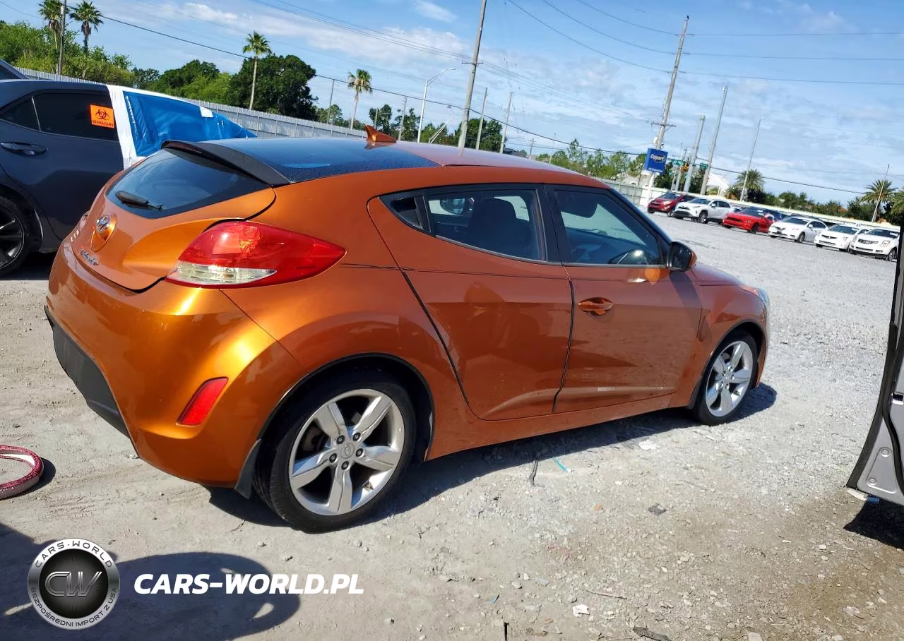 2013 Hyundai Veloster Base VIN:KMHTC6AD5DU103210 - 3