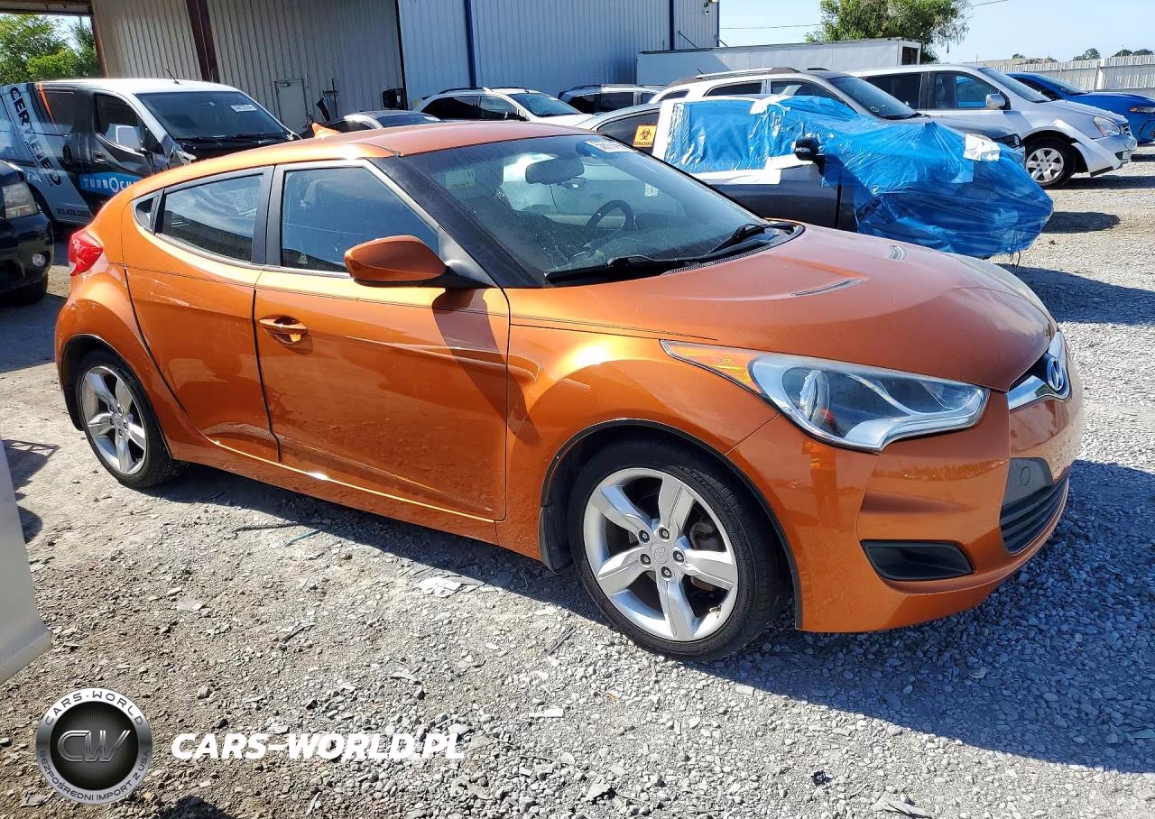 2013 Hyundai Veloster Base VIN:KMHTC6AD5DU103210 - 4