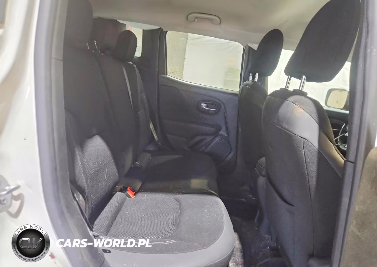 2023 Jeep Renegade Latitude VIN:ZACNJDB18PPP31972 - 11