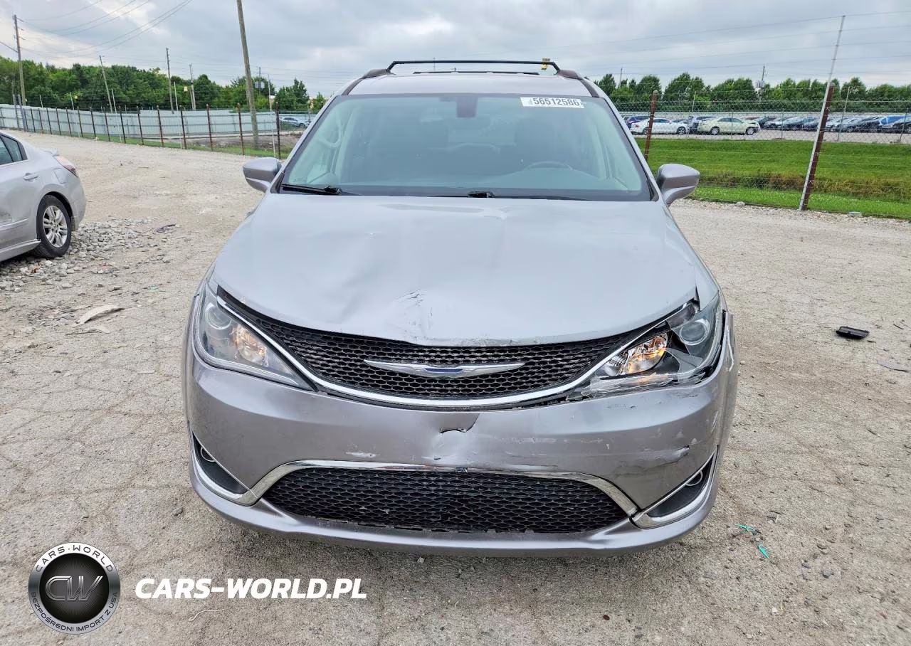2017 Chrysler Pacifica Touring L VIN:2C4RC1BG2HR777117 - 5