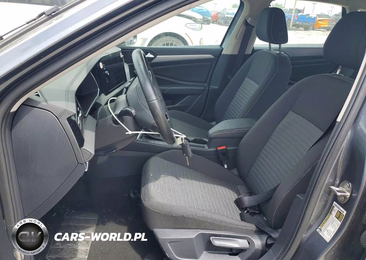 2025 Volkswagen Jetta S VIN:3VW5X7BU4SM011977 - 7