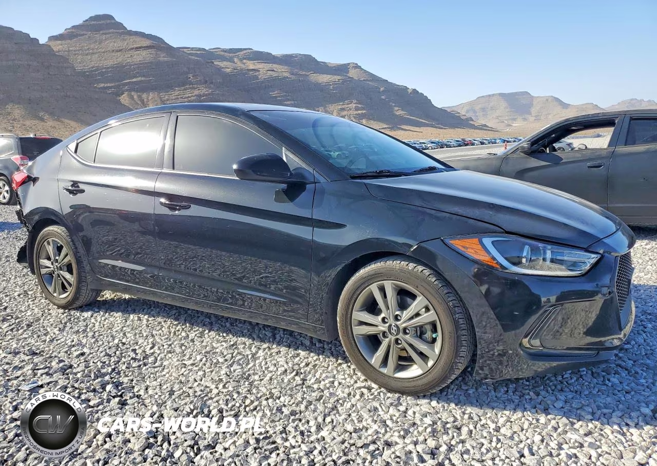 2018 Hyundai Elantra Value Edition VIN:5NPD84LF4JH320797 - 4