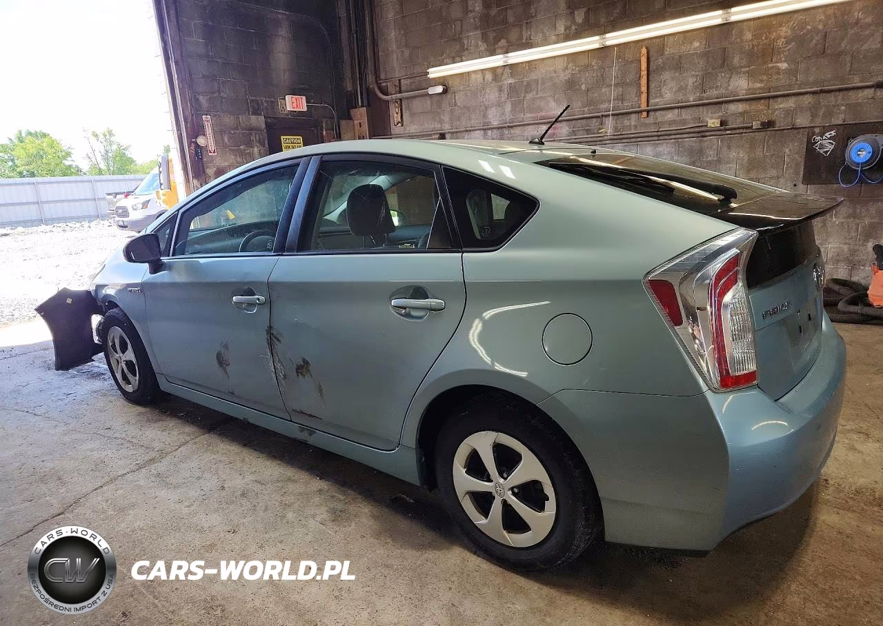 2015 Toyota Prius Two VIN:JTDKN3DU2F1937962 - 2