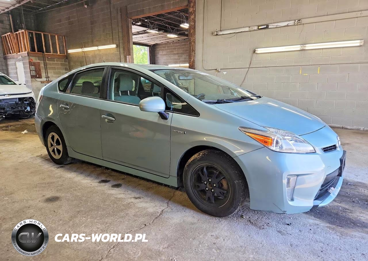 2015 Toyota Prius Two VIN:JTDKN3DU2F1937962 - 4