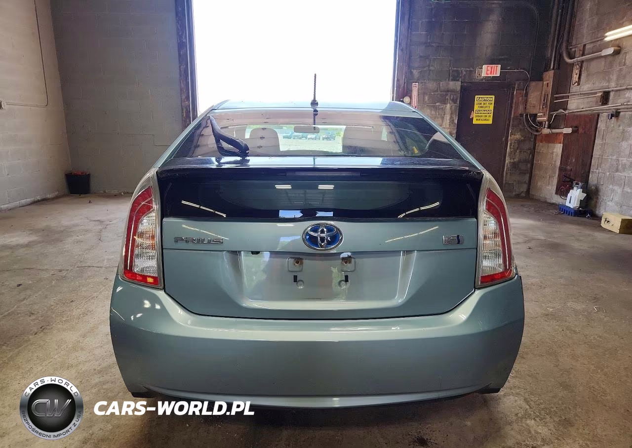 2015 Toyota Prius Two VIN:JTDKN3DU2F1937962 - 6