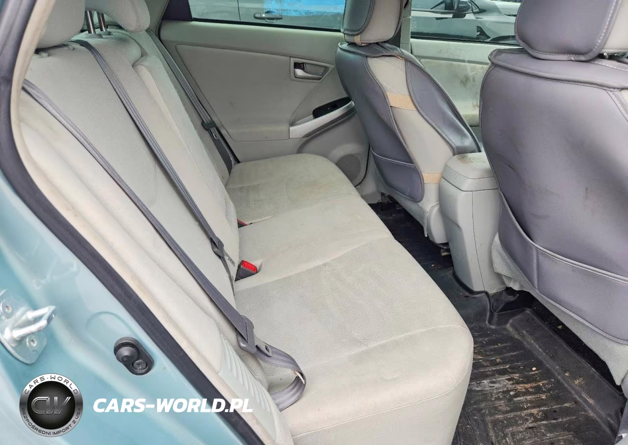 2015 Toyota Prius Three VIN:JTDKN3DU1F1982259 - 11