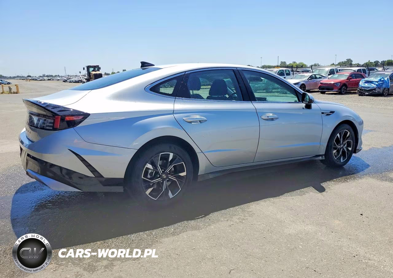 2025 Hyundai Sonata Sel VIN:KMHL64JA8SA510065 - 3