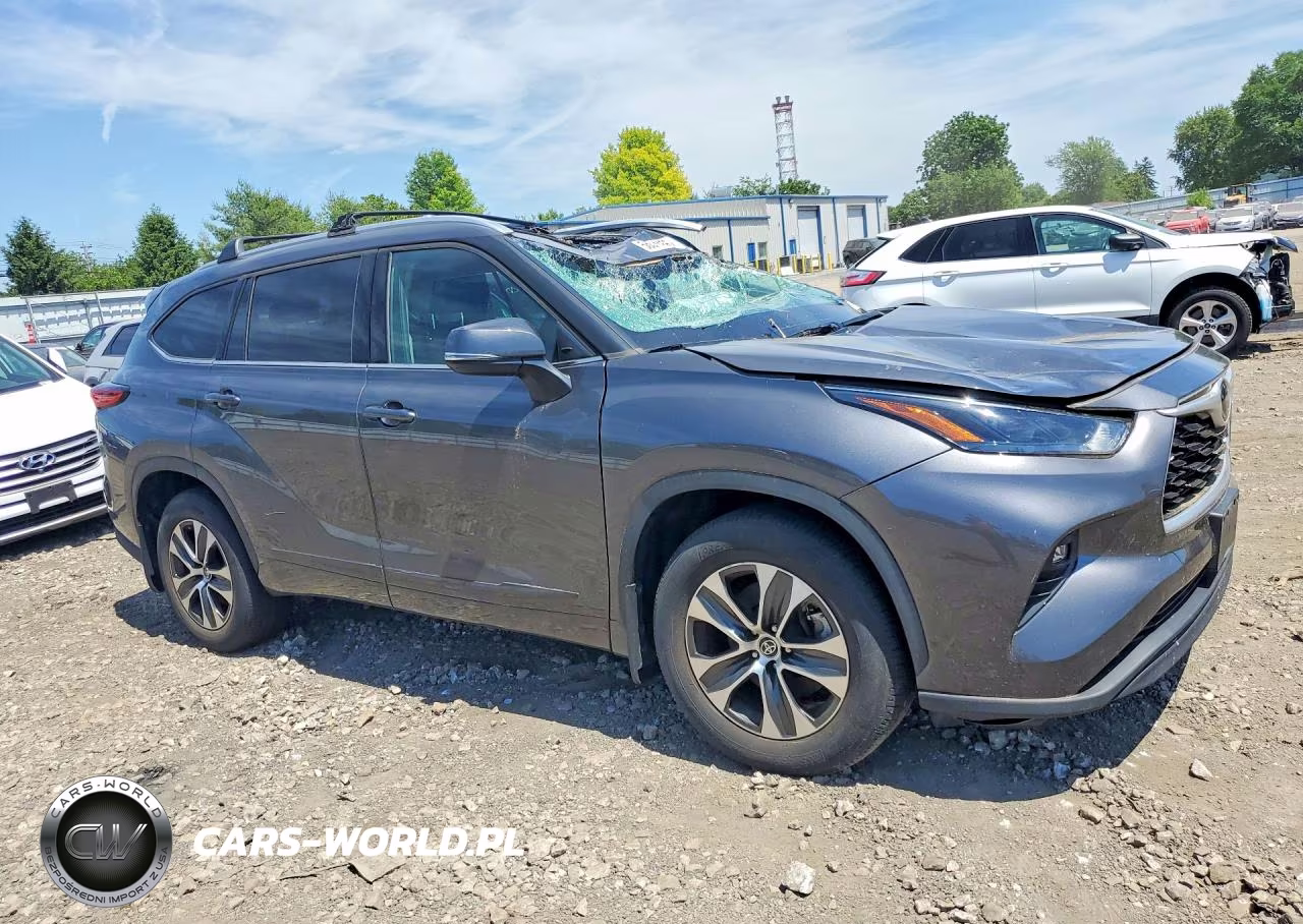 2022 Toyota Highlander Xle VIN:5TDGZRBH2NS559808 - 4