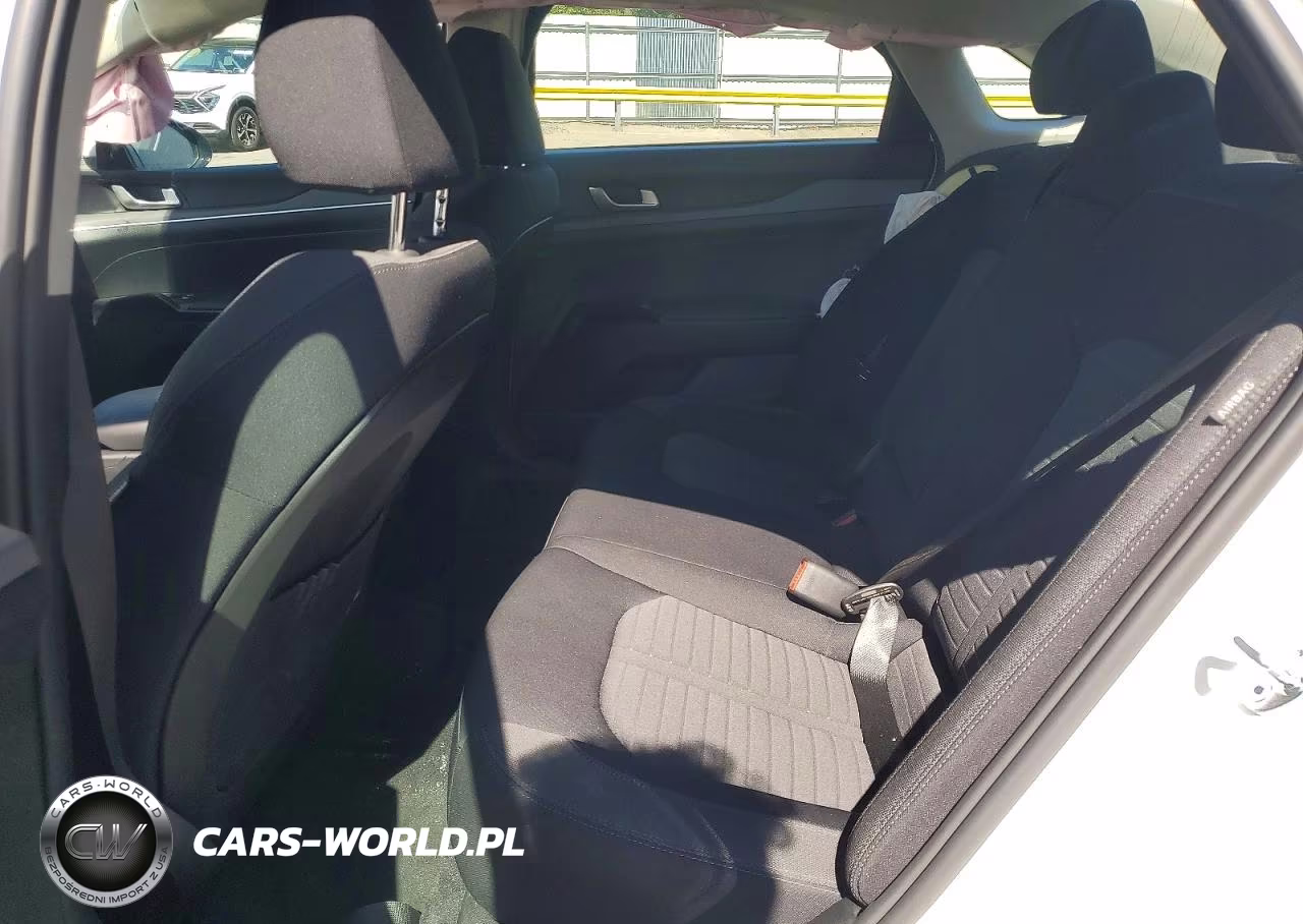 2026 Kia K5 Lxs VIN:KNAG24J73T5445431 - 10