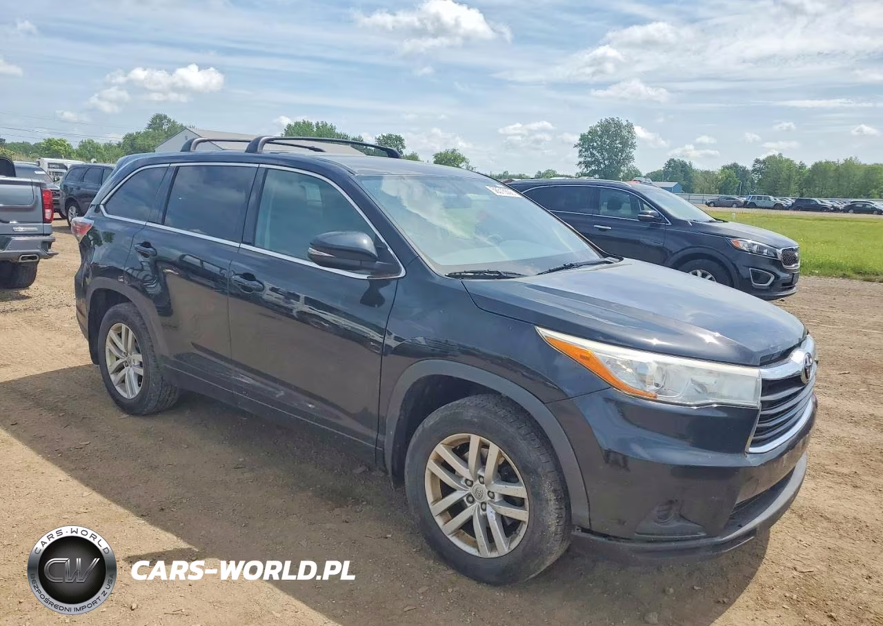 2015 Toyota Highlander Le VIN:5TDBKRFH7FS219256 - 4