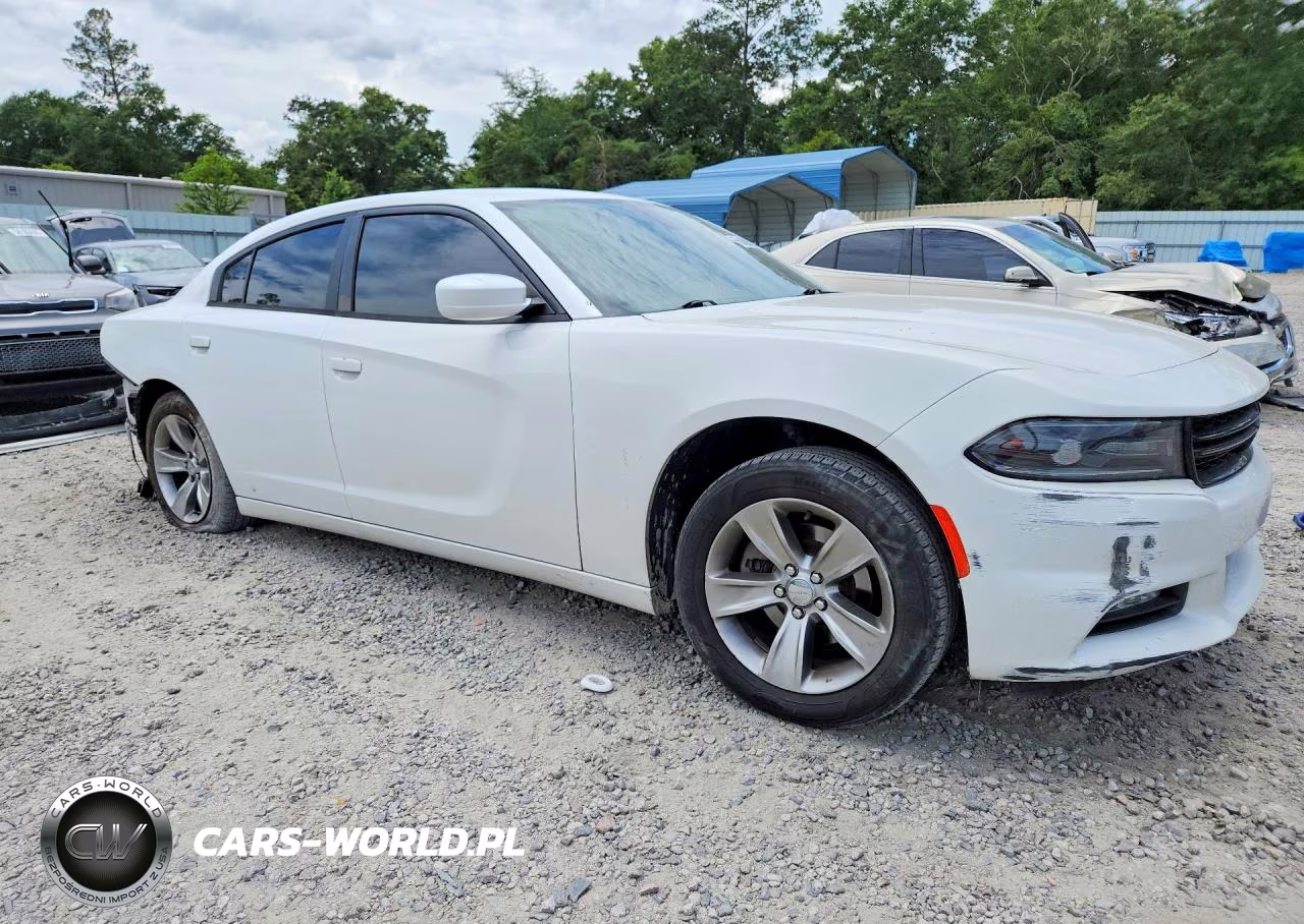 2015 Dodge Charger VIN:2C3CDXHG1FH770647 - 4