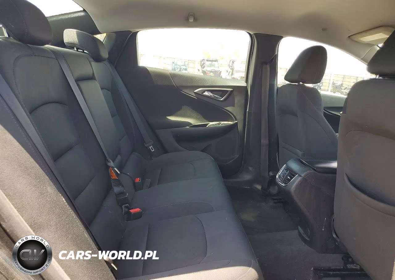 2017 Chevrolet Malibu Lt VIN:1G1ZE5ST2HF111132 - 10