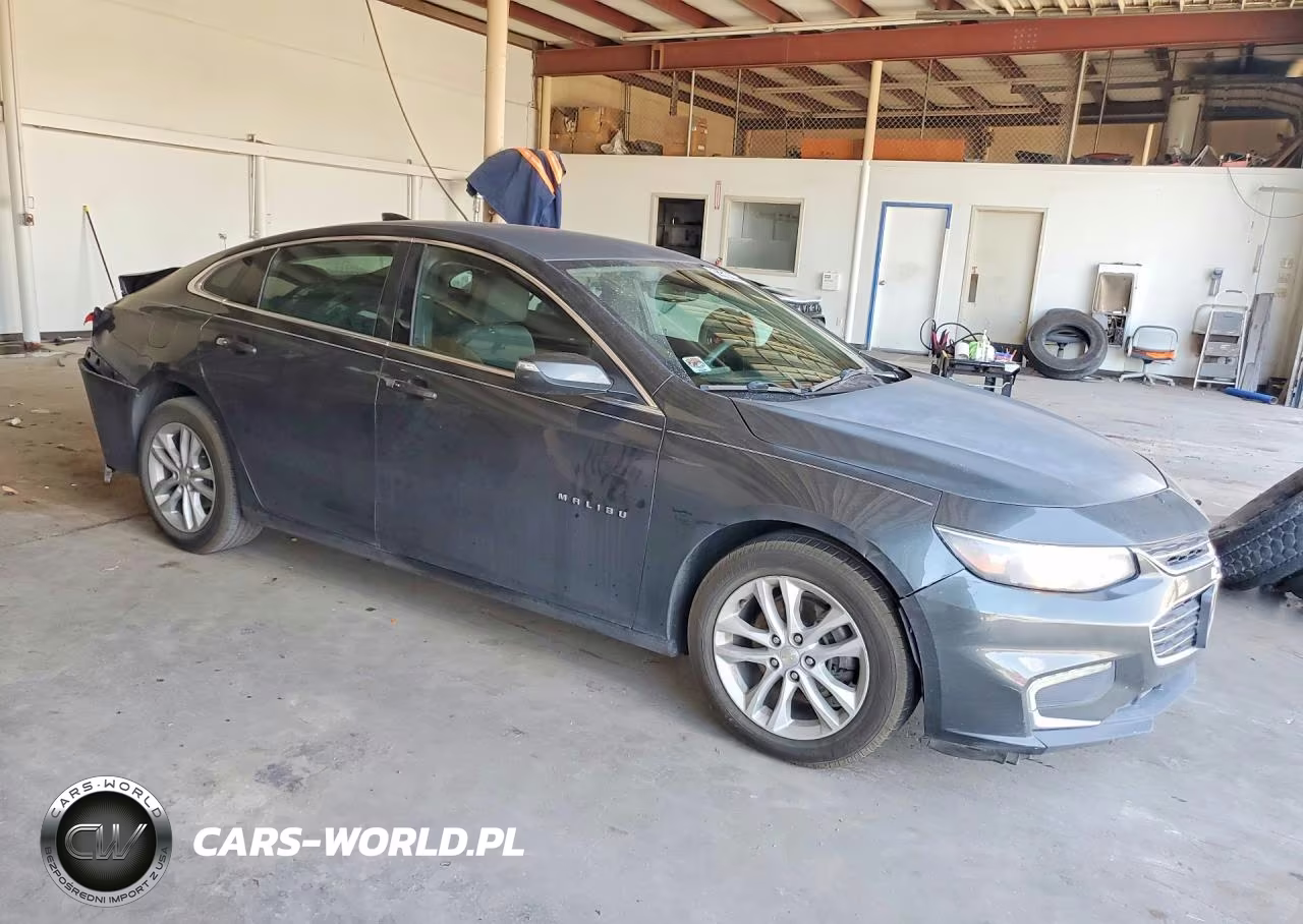 2017 Chevrolet Malibu Lt VIN:1G1ZE5ST2HF111132 - 4