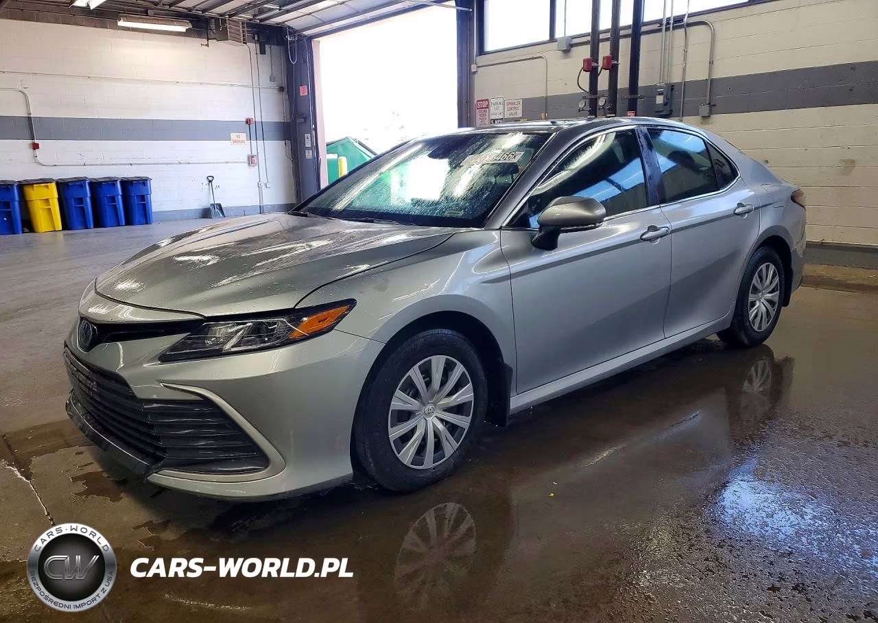 2023 Toyota Camry Le – zdjęcie 1 z 12