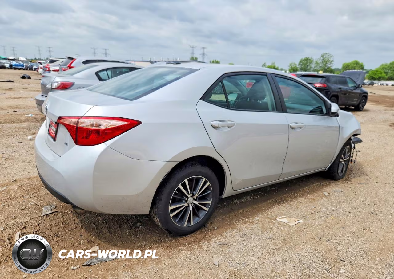 2018 Toyota Corolla Le VIN:2T1BURHE5JC109997 - 3