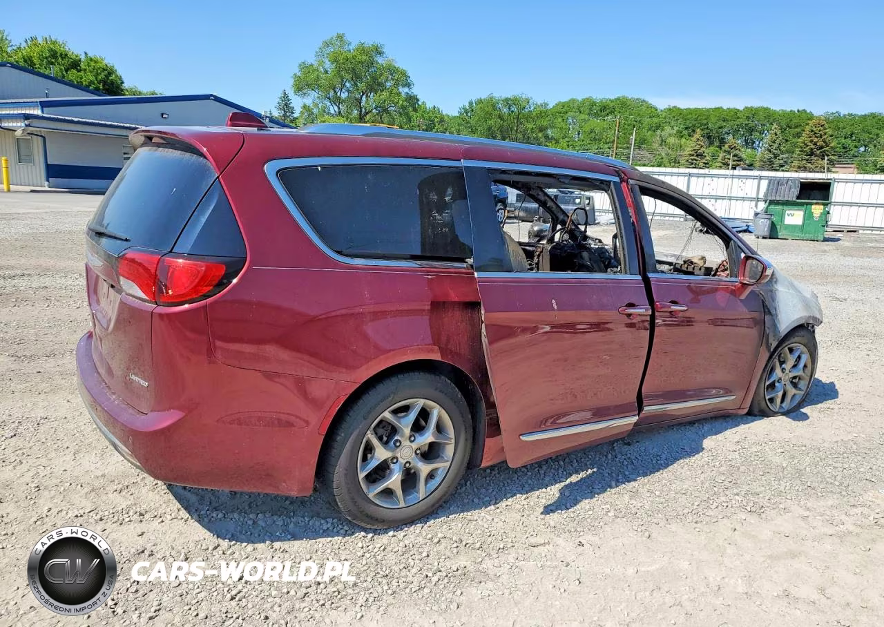 2018 Chrysler Pacifica Limited VIN:2C4RC1GGXJR232670 - 3