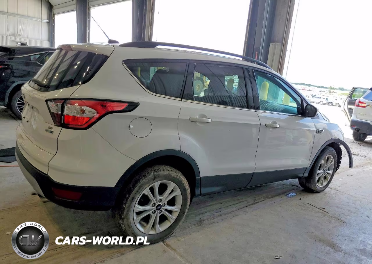 2018 Ford Escape Se VIN:1FMCU9GD1JUB43821 - 3