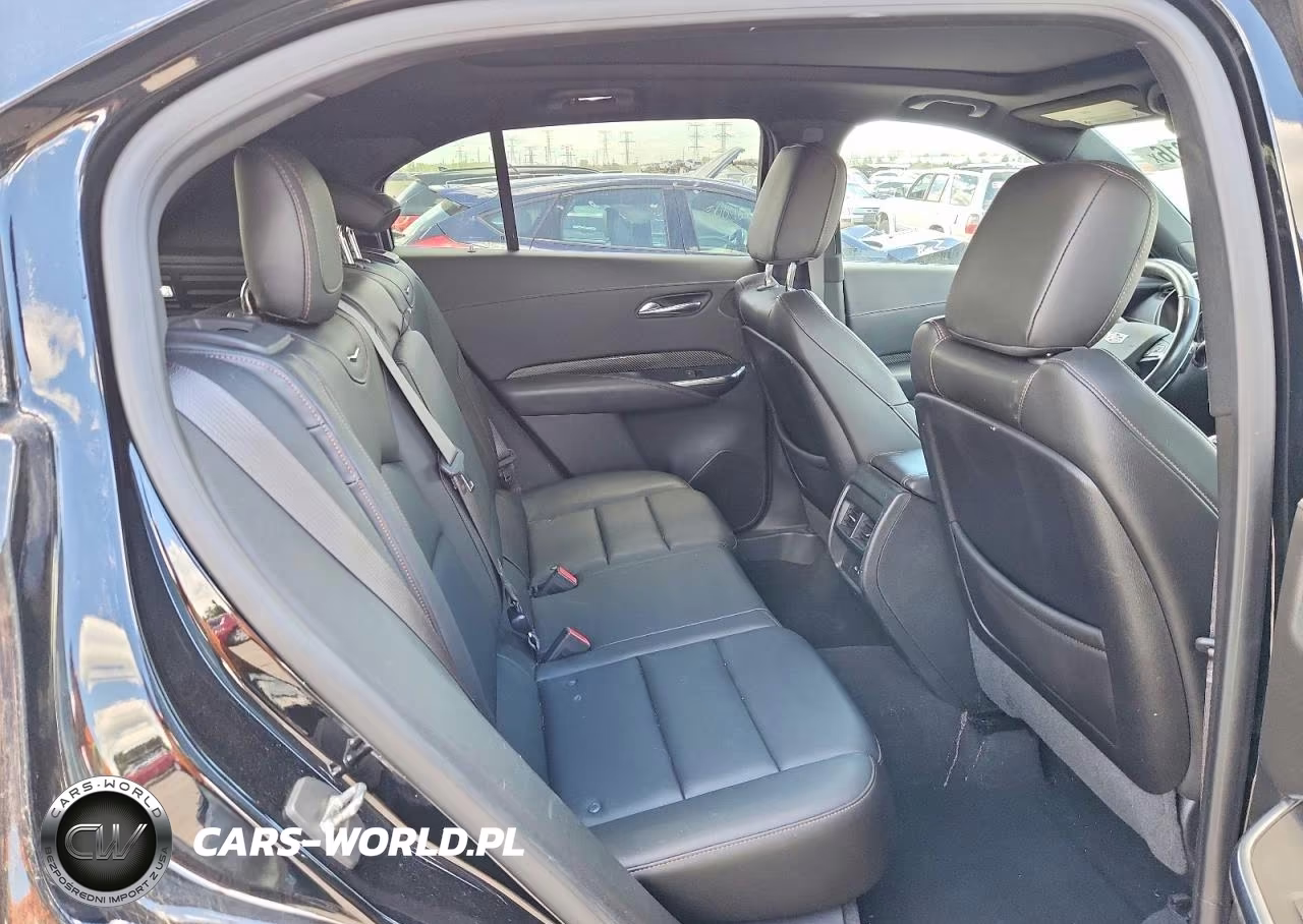 2019 Cadillac Xt4 Sport VIN:1GYFZER43KF104656 - 10