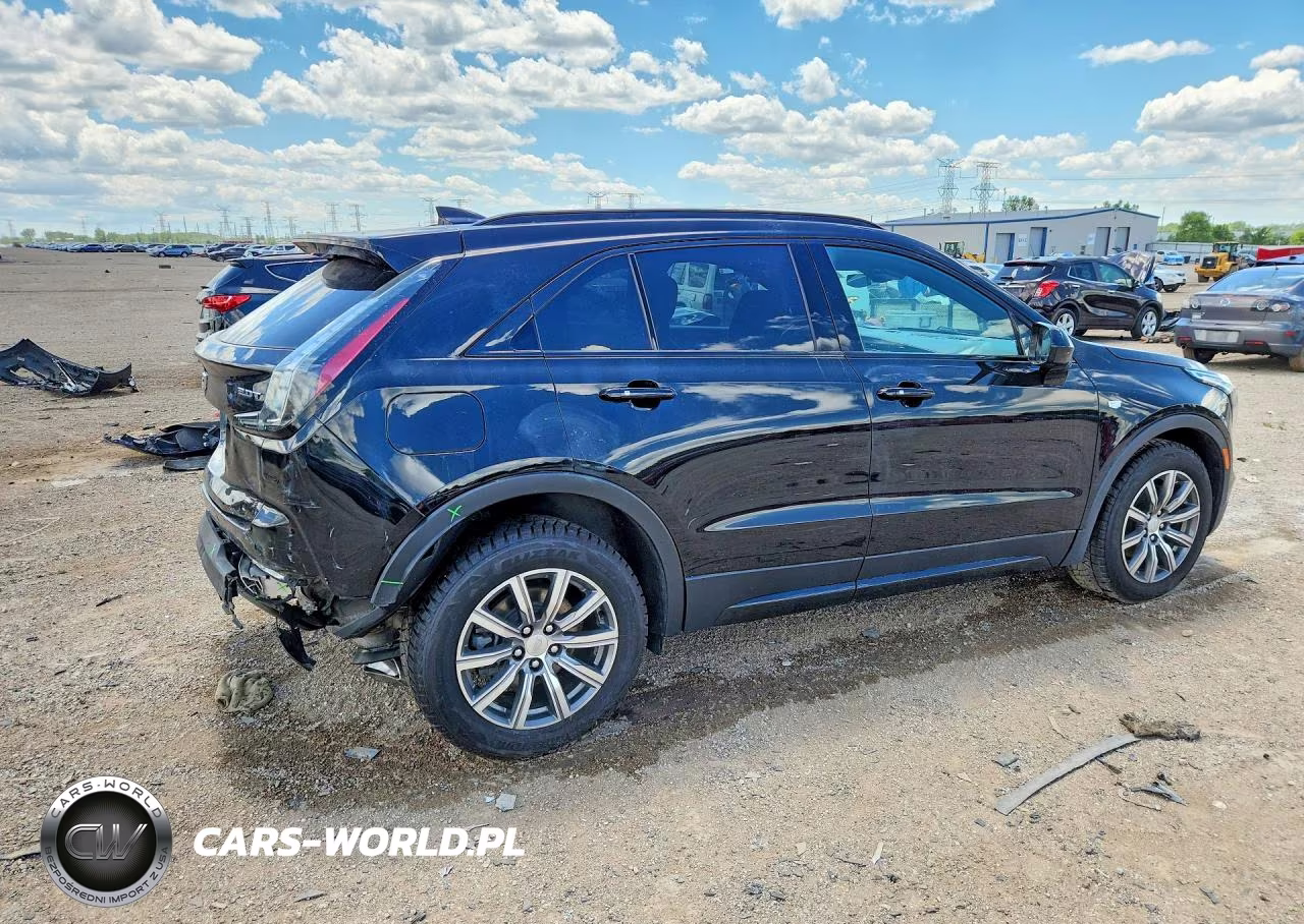 2019 Cadillac Xt4 Sport VIN:1GYFZER43KF104656 - 3