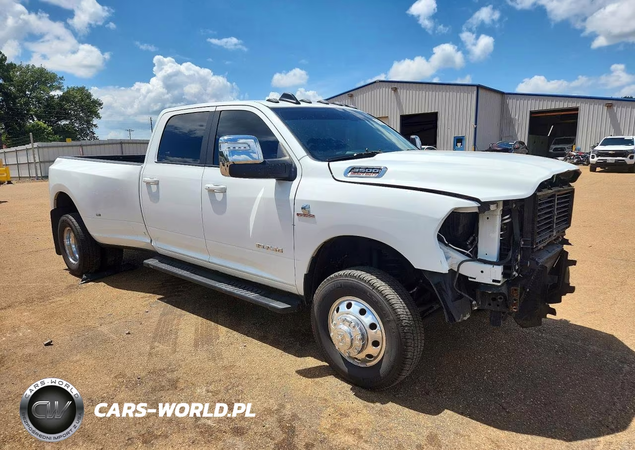 2023 Ram 3500 Laramie VIN:3C63RRJL1PG597236 - 4