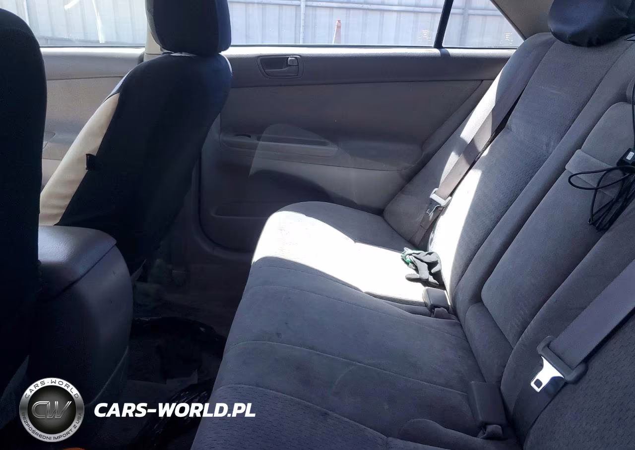 2002 Toyota Camry Le VIN:4T1BE32K82U543405 - 10
