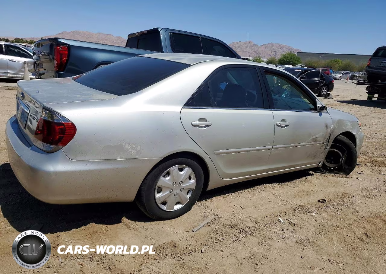 2002 Toyota Camry Le VIN:4T1BE32K82U543405 - 3
