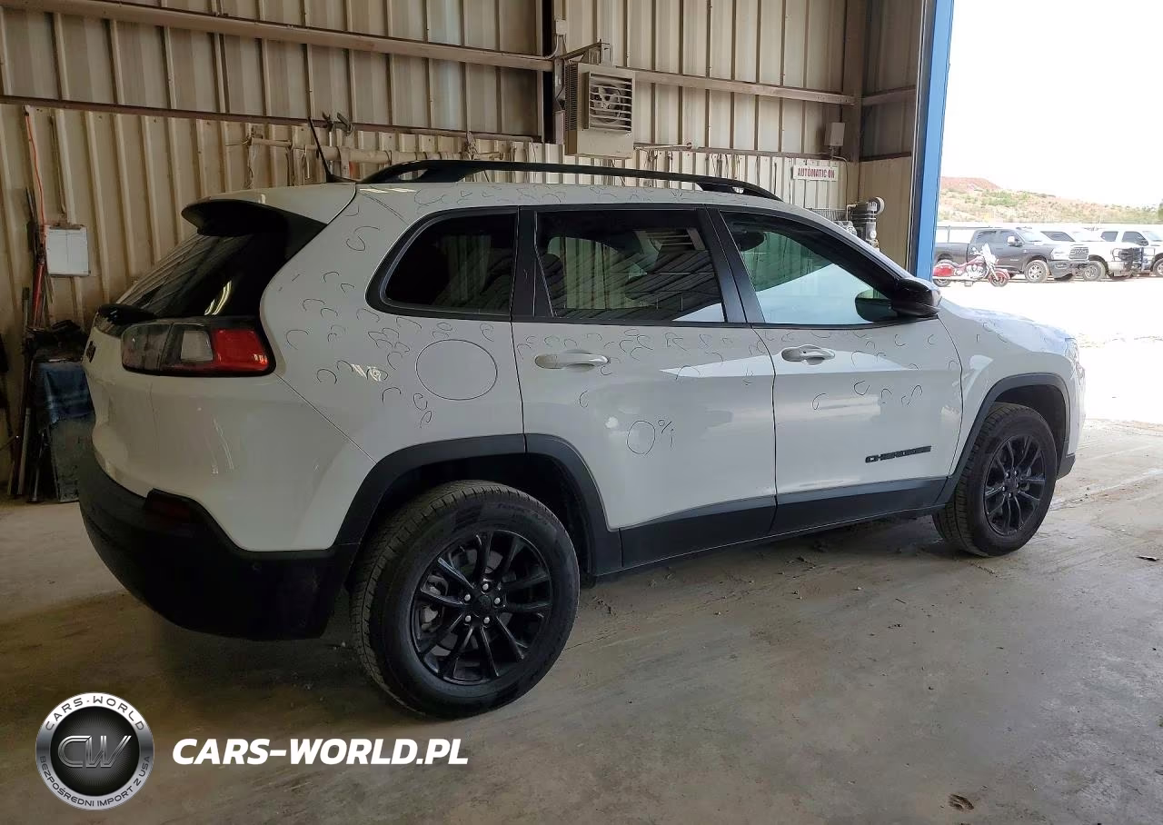 2023 Jeep Cherokee Altitude Lux VIN:1C4PJMMB8PD111087 - 3