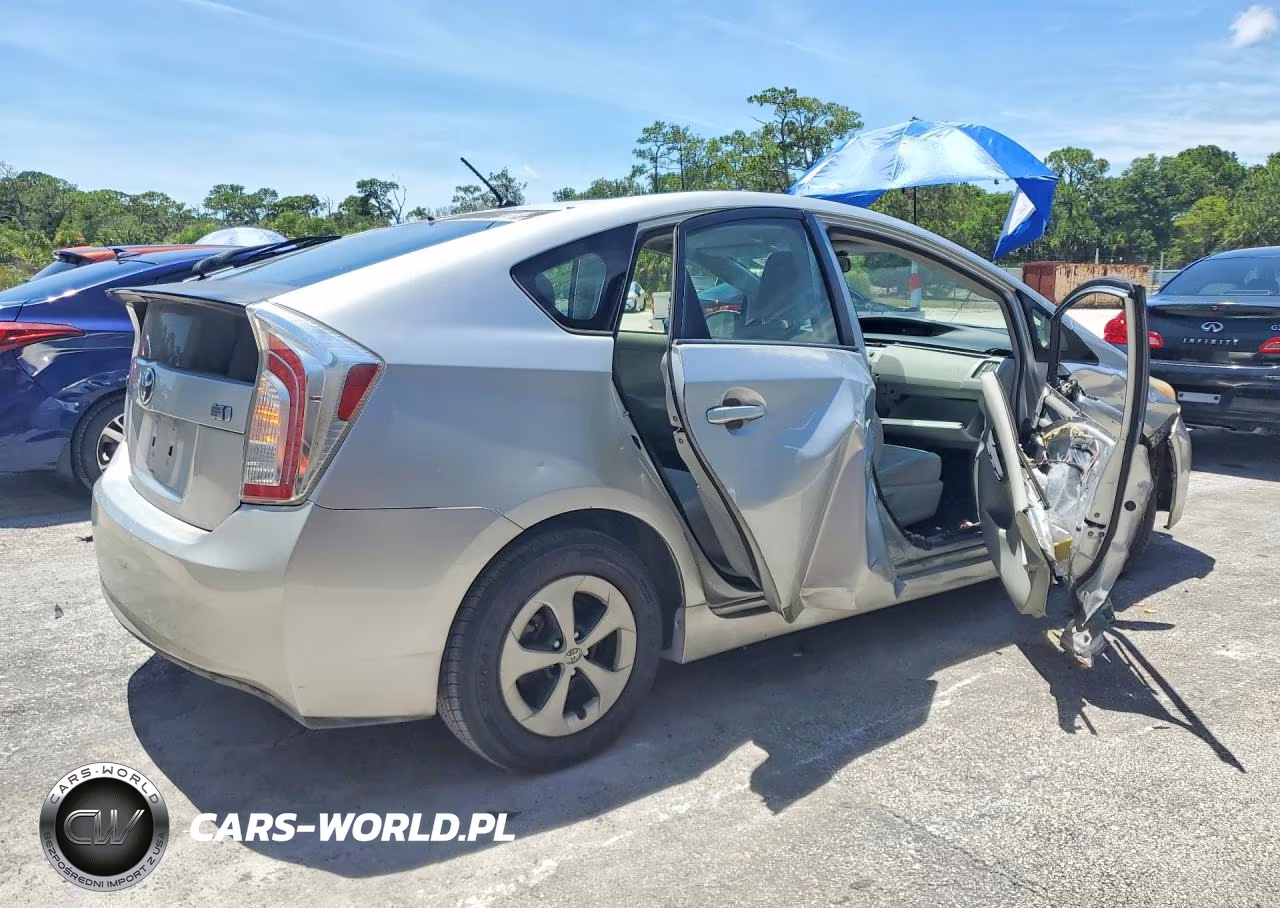 2014 Toyota Prius Two VIN:JTDKN3DU5E1816213 - 3